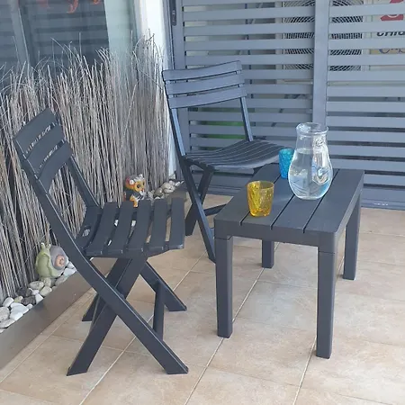 Modern, Stylish & Comfortable 3 Bedroom With Jacuzzi, Aquarium And Private Yard With Barbeque * Mellieha