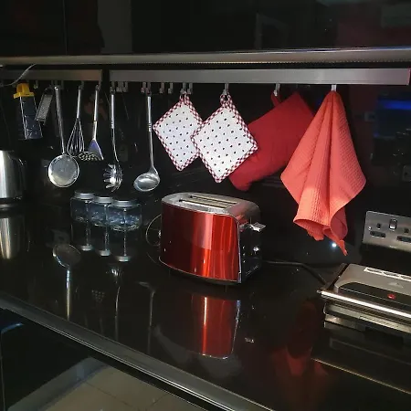 Modern, Stylish & Comfortable 3 Bedroom With Jacuzzi, Aquarium And Private Yard With Barbeque * Mellieha