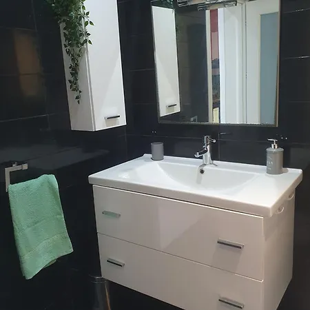 Modern, Stylish & Comfortable 3 Bedroom With Jacuzzi, Aquarium And Private Yard With Barbeque Apartamento *