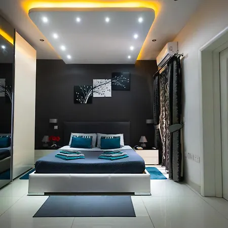 Modern, Stylish & Comfortable 3 Bedroom With Jacuzzi, Aquarium And Private Yard With Barbeque Apartamento