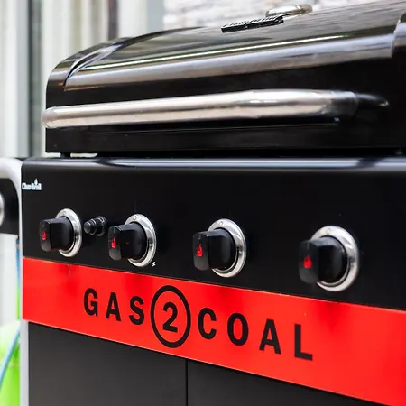 Apartamento Modern, Stylish & Comfortable 3 Bedroom With Jacuzzi, Aquarium And Private Yard With Barbeque *