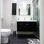شقة Modern, Stylish & Comfortable 3 Bedroom With Jacuzzi, Aquarium And Large Private Yard With Barbeque المليحة