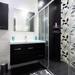 Modern, Stylish & Comfortable 3 Bedroom With Jacuzzi, Aquarium And Large Private Yard With Barbeque شقة *