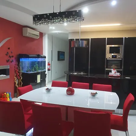Modern, Stylish & Comfortable 3 Bedroom With Jacuzzi, Aquarium And Private Yard With Barbeque * Mellieha