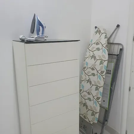 Lejlighed Modern, Stylish & Comfortable 3 Bedroom With Jacuzzi, Aquarium And Private Yard With Barbeque Mellieħa