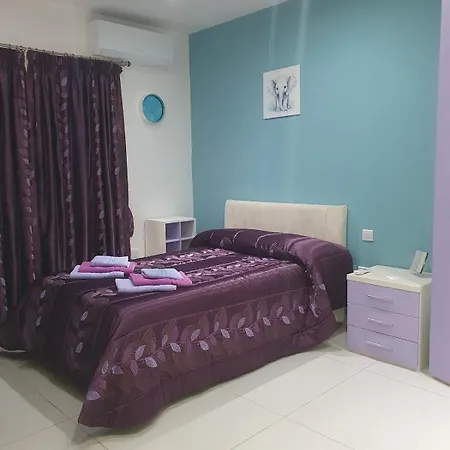 Modern, Stylish & Comfortable 3 Bedroom With Jacuzzi, Aquarium And Private Yard With Barbeque * Mellieħa