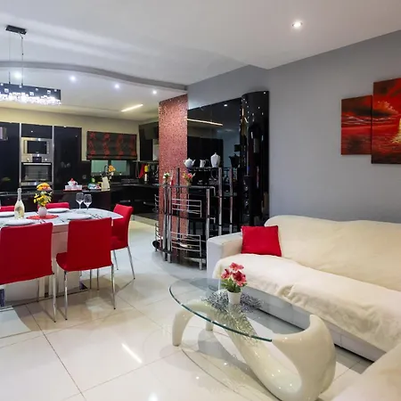 Lejlighed Modern, Stylish & Comfortable 3 Bedroom With Jacuzzi, Aquarium And Private Yard With Barbeque Mellieħa