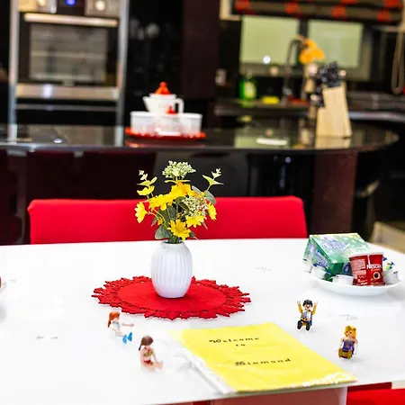 Modern, Stylish & Comfortable 3 Bedroom With Jacuzzi, Aquarium And Private Yard With Barbeque Mellieħa