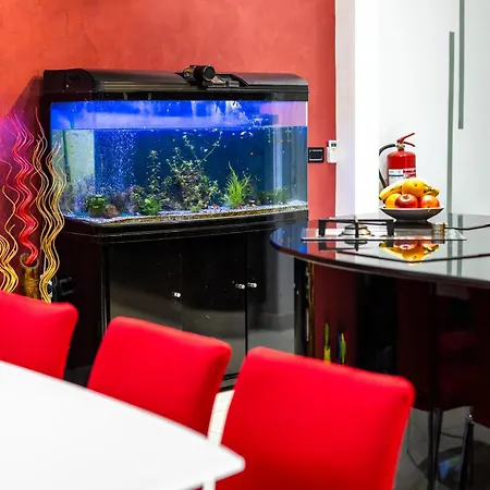 Modern, Stylish & Comfortable 3 Bedroom With Jacuzzi, Aquarium And Large Private Yard With Barbeque Lejlighed Mellieħa
