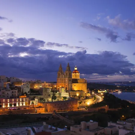 Modern, Stylish & Comfortable 3 Bedroom With Jacuzzi, Aquarium And Private Yard With Barbeque * Mellieħa