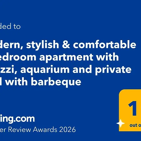 Modern, Stylish & Comfortable 3 Bedroom With Jacuzzi, Aquarium And Large Private Yard With Barbeque 아파트 *