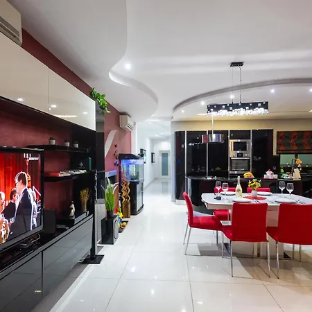 Lejlighed Modern, Stylish & Comfortable 3 Bedroom With Jacuzzi, Aquarium And Large Private Yard With Barbeque