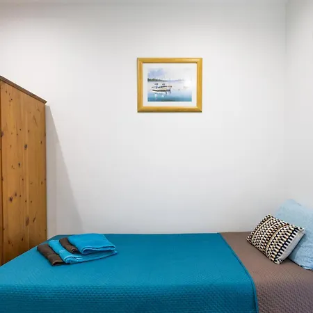 아파트 Modern, Stylish & Comfortable 3 Bedroom With Jacuzzi, Aquarium And Large Private Yard With Barbeque