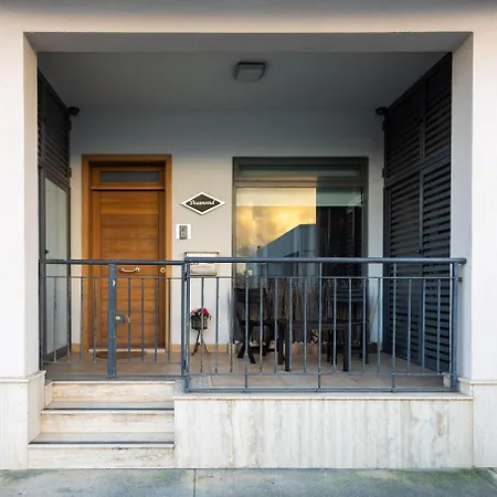 Modern, Stylish & Comfortable 3 Bedroom With Jacuzzi, Aquarium And Large Private Yard With Barbeque * 멜리에하