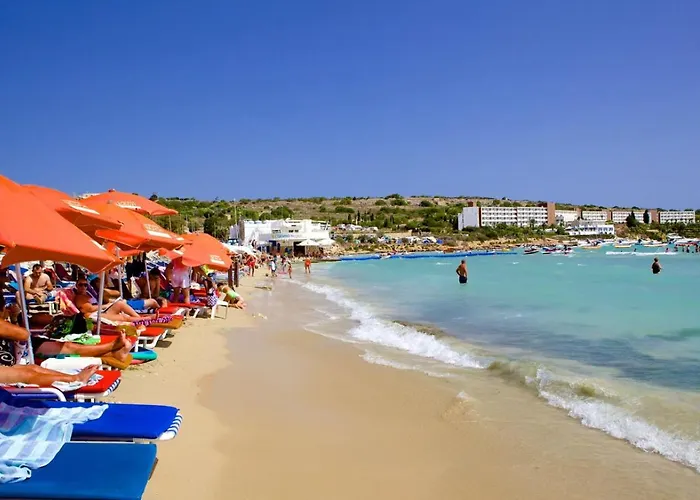 Modern, Stylish & Comfortable 3 Bedroom With Jacuzzi, Aquarium And Large Private Yard With Barbeque شقة المليحة