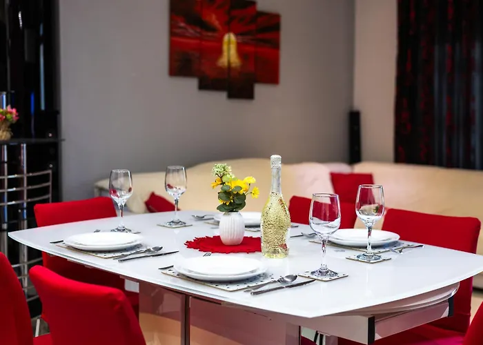 Modern, Stylish & Comfortable 3 Bedroom With Jacuzzi, Aquarium And Large Private Yard With Barbeque * المليحة