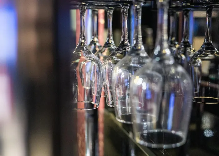 Modern, Stylish & Comfortable 3 Bedroom With Jacuzzi, Aquarium And Large Private Yard With Barbeque شقة المليحة