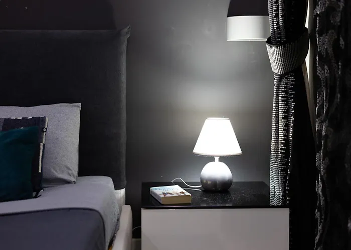 شقة Modern, Stylish & Comfortable 3 Bedroom With Jacuzzi, Aquarium And Large Private Yard With Barbeque المليحة