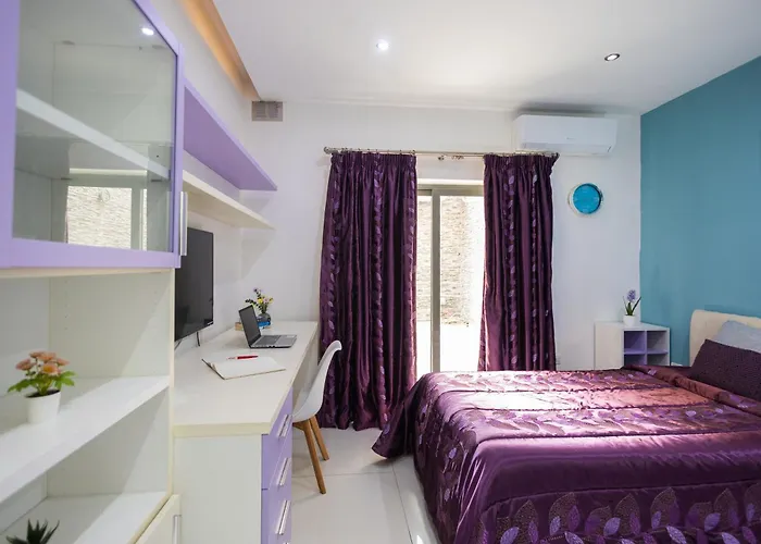 Modern, Stylish & Comfortable 3 Bedroom With Jacuzzi, Aquarium And Large Private Yard With Barbeque * Mellieħa