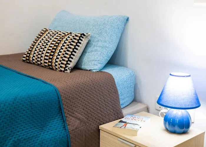 Modern, Stylish & Comfortable 3 Bedroom With Jacuzzi, Aquarium And Large Private Yard With Barbeque Διαμέρισμα