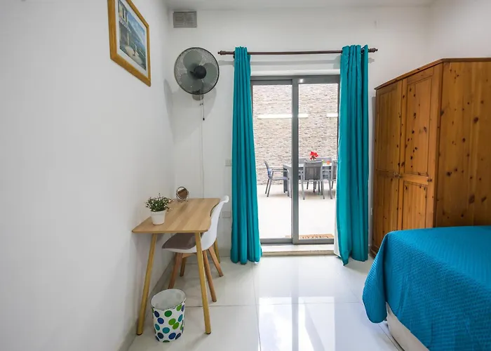 شقة Modern, Stylish & Comfortable 3 Bedroom With Jacuzzi, Aquarium And Large Private Yard With Barbeque المليحة