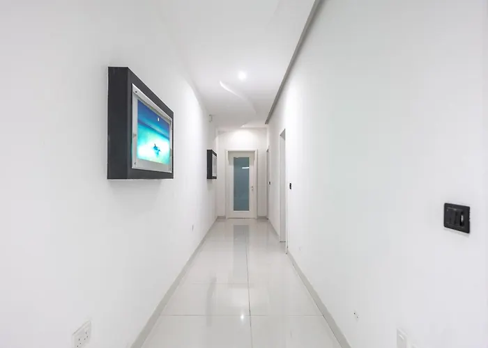 Modern, Stylish & Comfortable 3 Bedroom With Jacuzzi, Aquarium And Large Private Yard With Barbeque شقة المليحة