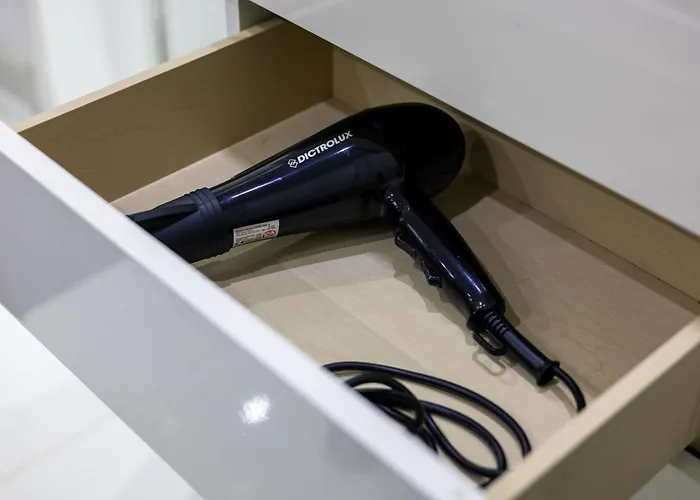 Modern, Stylish & Comfortable 3 Bedroom With Jacuzzi, Aquarium And Large Private Yard With Barbeque Διαμέρισμα Mellieħa