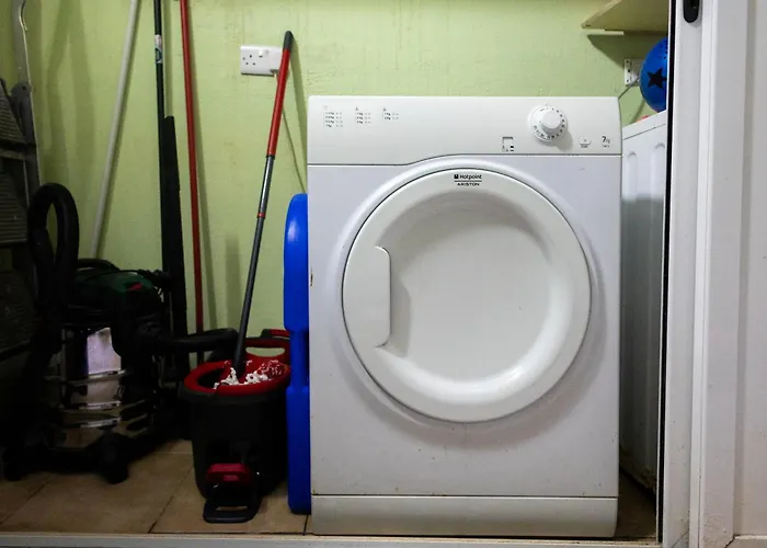 Modern, Stylish & Comfortable 3 Bedroom With Jacuzzi, Aquarium And Large Private Yard With Barbeque Διαμέρισμα *